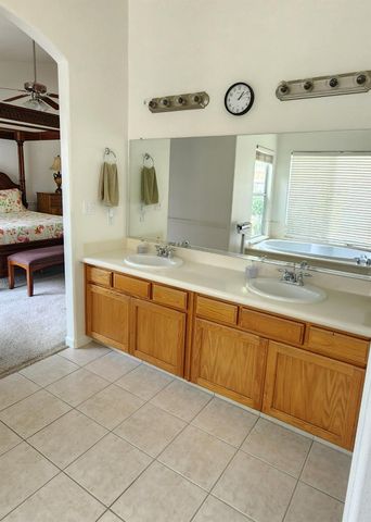 6654 E Liberty Avenue E, Fresno, CA 93727