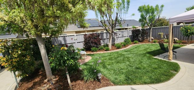 6654 E Liberty Avenue E, Fresno, CA 93727