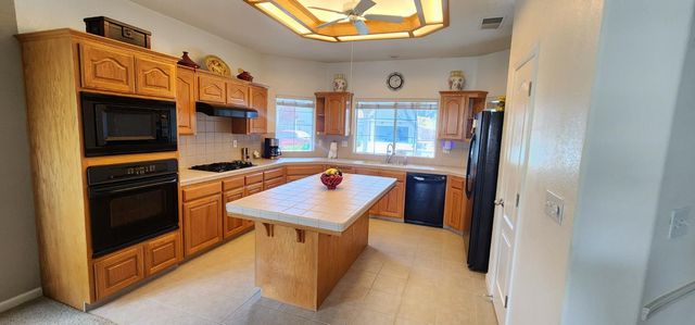 6654 E Liberty Avenue E, Fresno, CA 93727