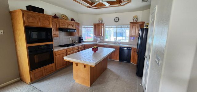 6654 E Liberty Avenue E, Fresno, CA 93727