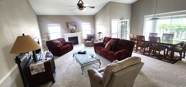 6654 E Liberty Avenue E, Fresno, CA 93727