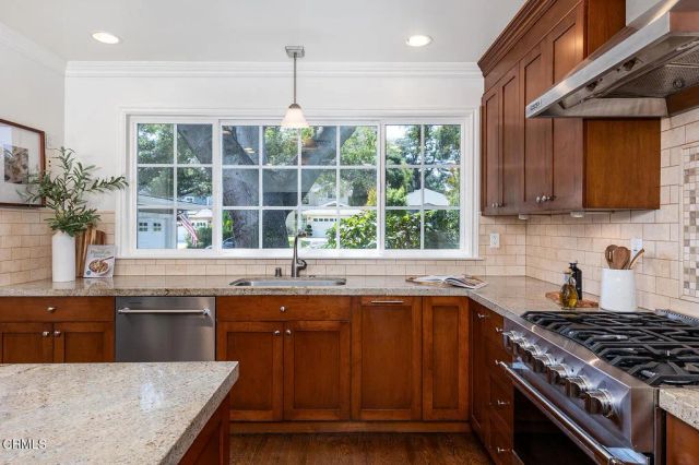 4366 Bel Air Drive, La Canada Flintridge, CA 91011