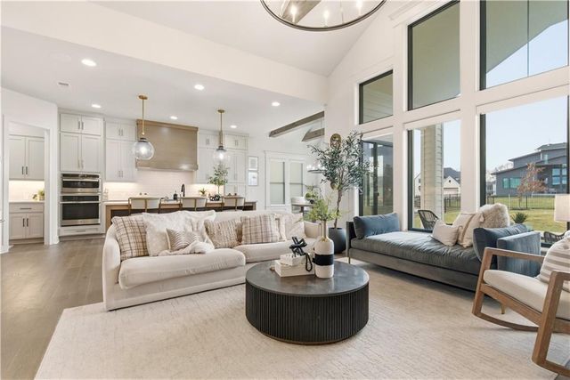 16804 Rosehill Street, Overland Park, KS 66221