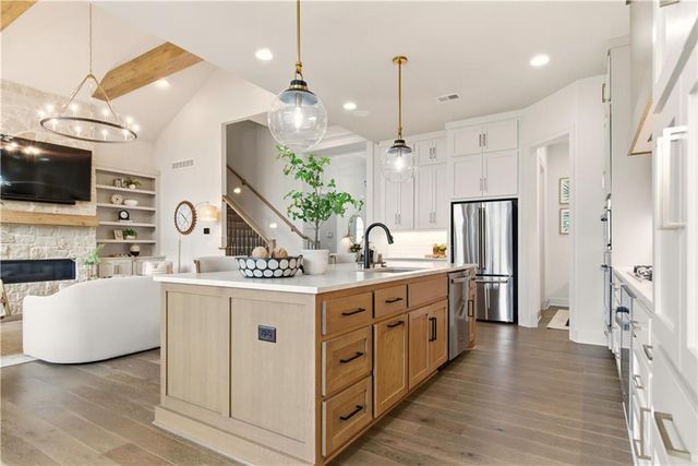 16804 Rosehill Street, Overland Park, KS 66221