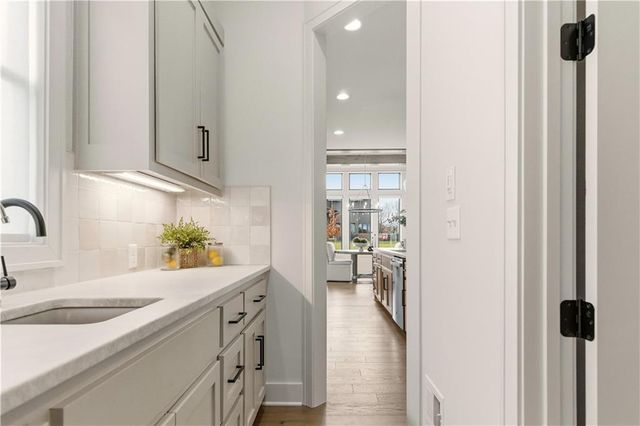 16804 Rosehill Street, Overland Park, KS 66221