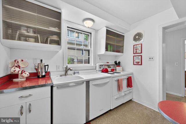 227 N EDISON ST, Arlington, VA 22203