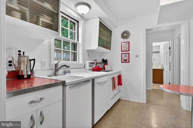 227 N EDISON ST, Arlington, VA 22203