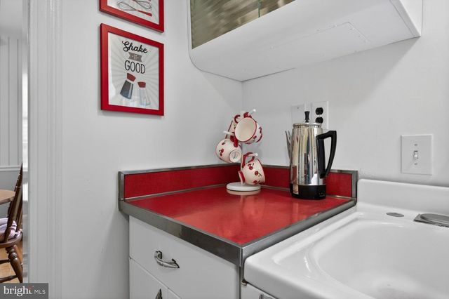 227 N EDISON ST, Arlington, VA 22203