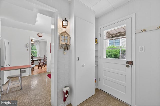 227 N EDISON ST, Arlington, VA 22203