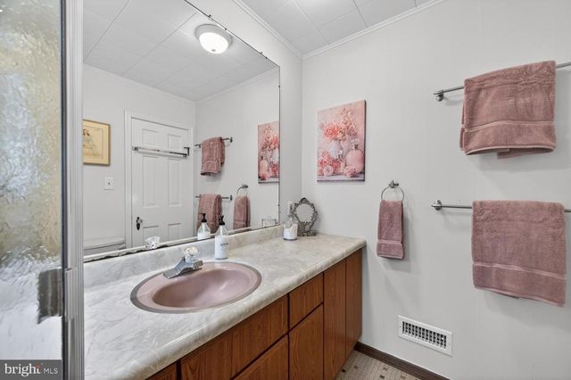 227 N EDISON ST, Arlington, VA 22203