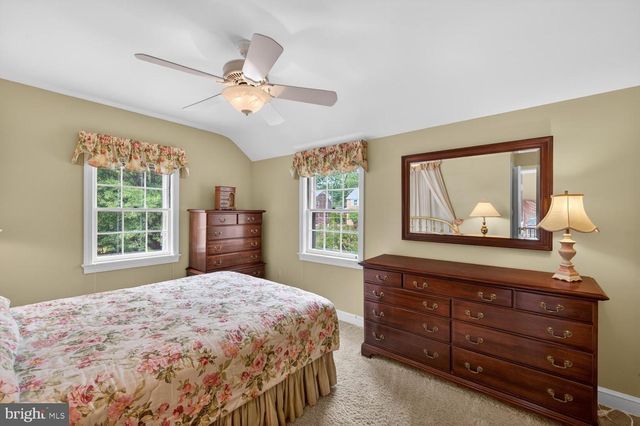 227 N EDISON ST, Arlington, VA 22203