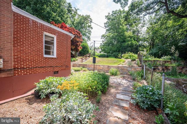 227 N EDISON ST, Arlington, VA 22203