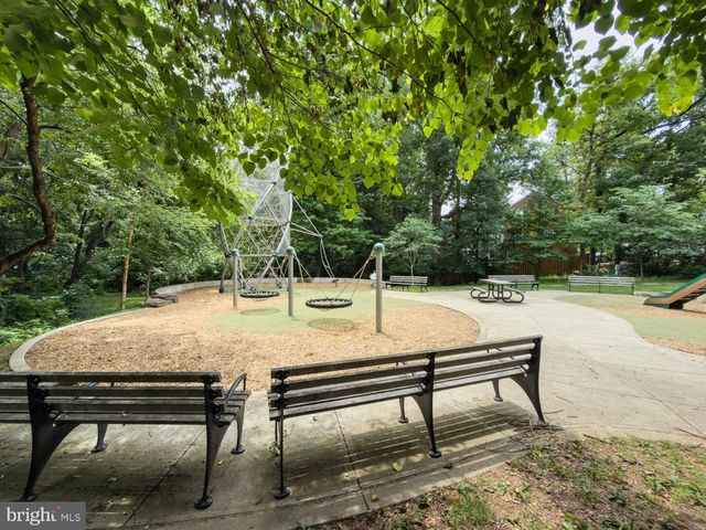 227 N EDISON ST, Arlington, VA 22203