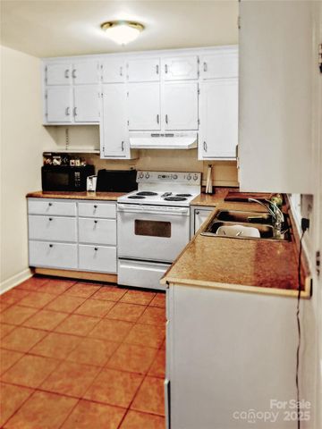 7714 Albemarle Road -, Charlotte, NC 28227