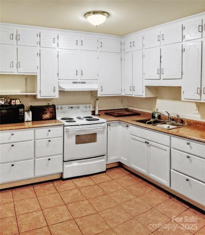 7714 Albemarle Road -, Charlotte, NC 28227