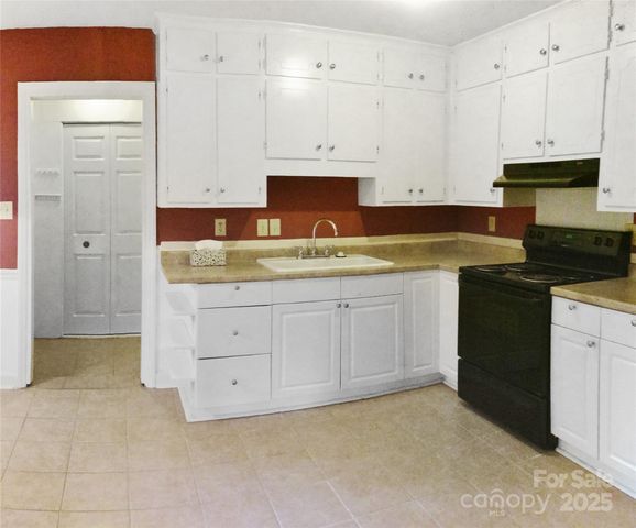 7714 Albemarle Road -, Charlotte, NC 28227