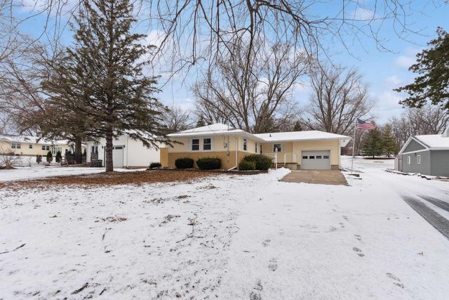 1946 Rainbow Drive, Waterloo, IA 50701