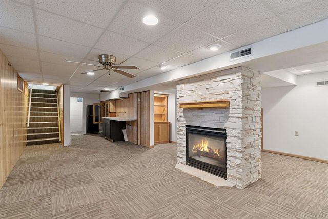 1946 Rainbow Drive, Waterloo, IA 50701