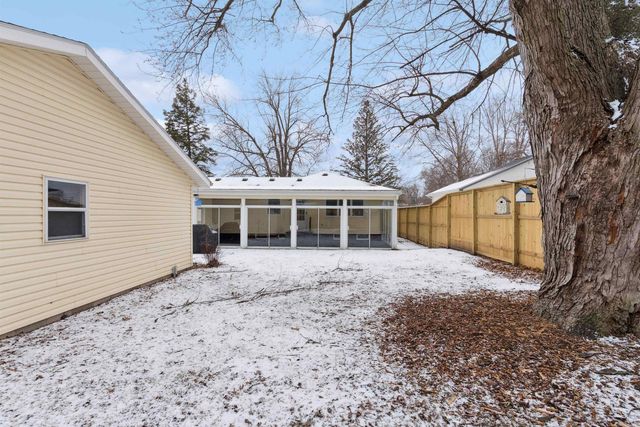 1946 Rainbow Drive, Waterloo, IA 50701