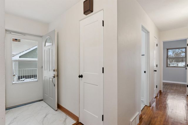 1946 Rainbow Drive, Waterloo, IA 50701