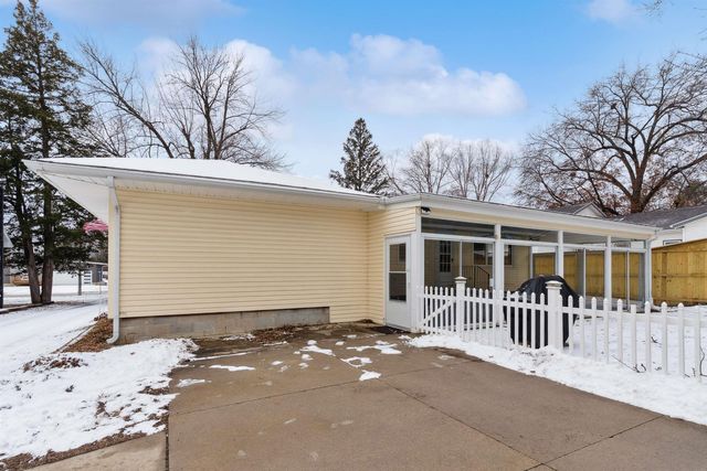 1946 Rainbow Drive, Waterloo, IA 50701