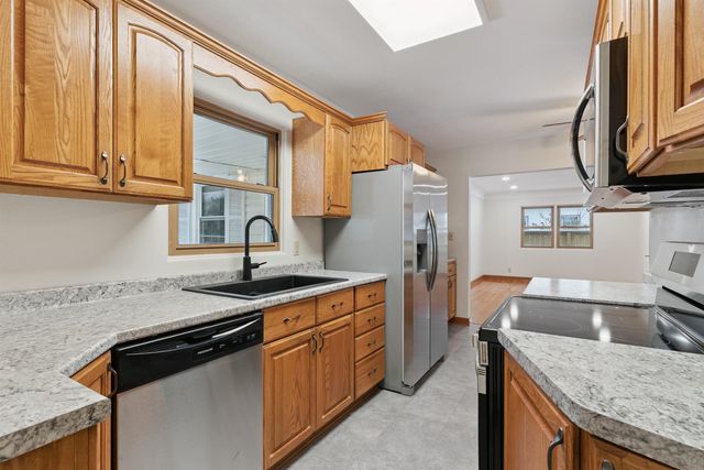 1946 Rainbow Drive, Waterloo, IA 50701