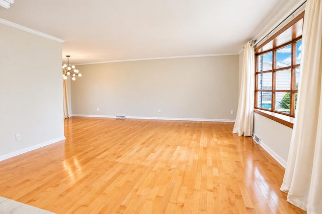 2560 W 61st Avenue, Merrillville, IN 46410