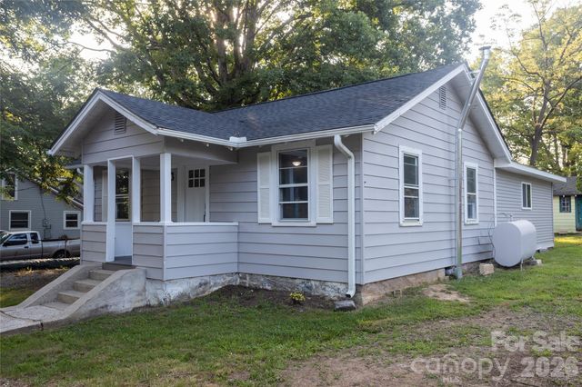 44 LR Smith Avenue, Hendersonville, NC 28791