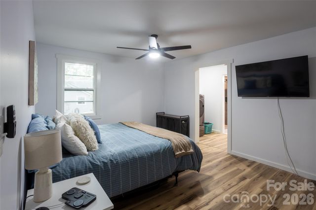44 LR Smith Avenue, Hendersonville, NC 28791