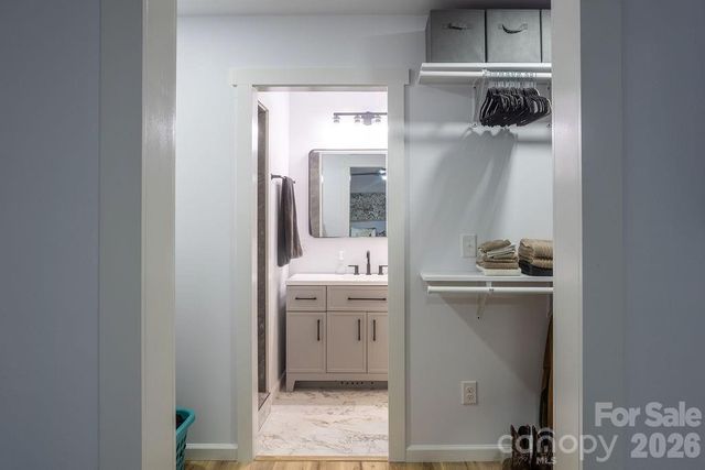 44 LR Smith Avenue, Hendersonville, NC 28791
