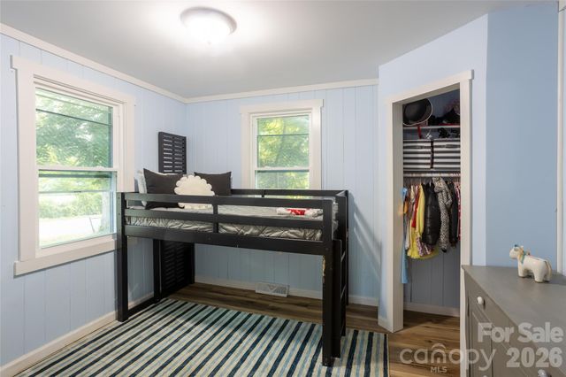 44 LR Smith Avenue, Hendersonville, NC 28791