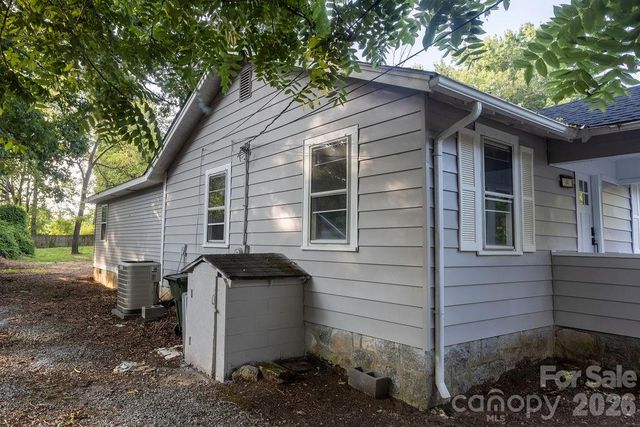 44 LR Smith Avenue, Hendersonville, NC 28791