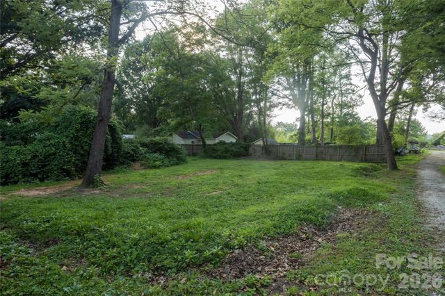 44 LR Smith Avenue, Hendersonville, NC 28791
