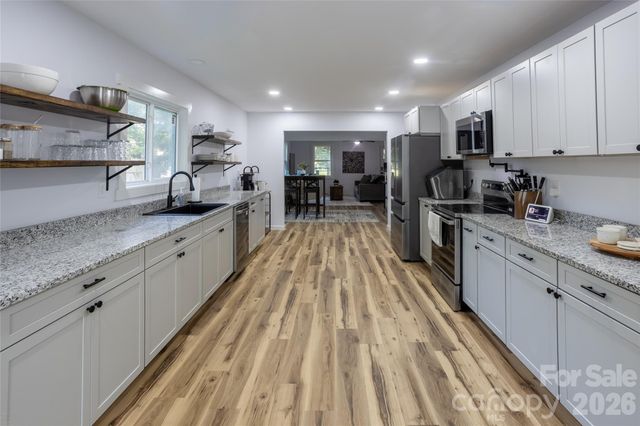 44 LR Smith Avenue, Hendersonville, NC 28791