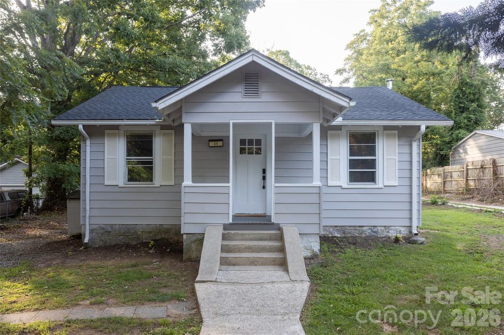 44 LR Smith Avenue, Hendersonville, NC 28791