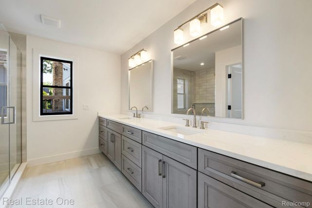 1517 KESSLER Avenue, Waterford Charter Township, MI 48320