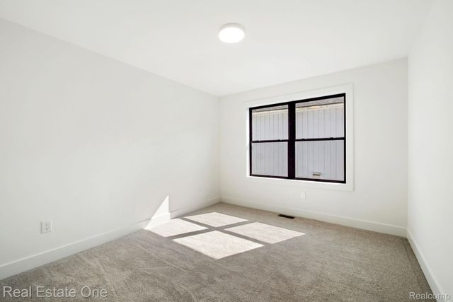 1517 KESSLER Avenue, Waterford Charter Township, MI 48320