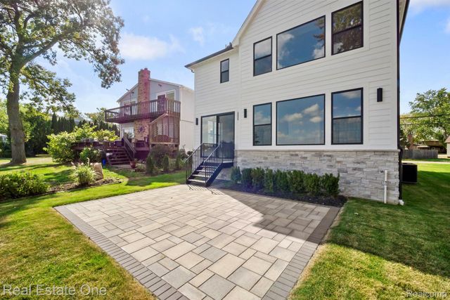 1517 KESSLER Avenue, Waterford Charter Township, MI 48320