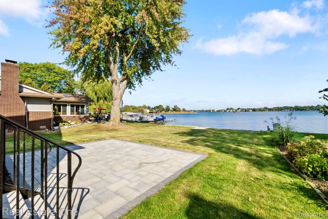 1517 KESSLER Avenue, Waterford Charter Township, MI 48320