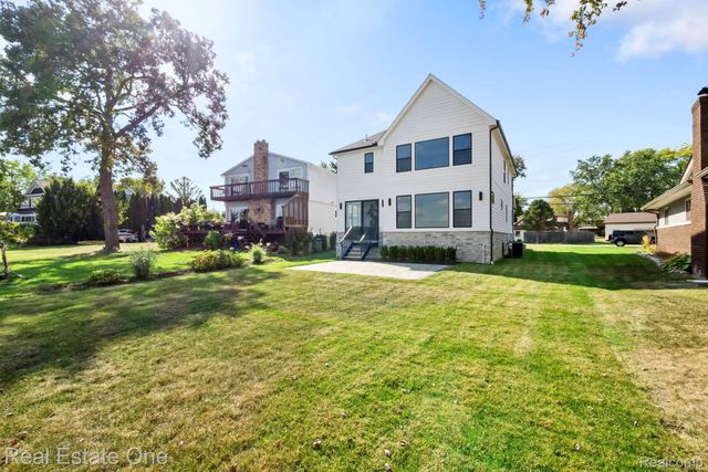 1517 KESSLER Avenue, Waterford Charter Township, MI 48320