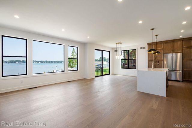 1517 KESSLER Avenue, Waterford Charter Township, MI 48320