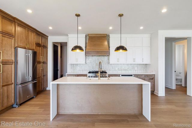 1517 KESSLER Avenue, Waterford Charter Township, MI 48320