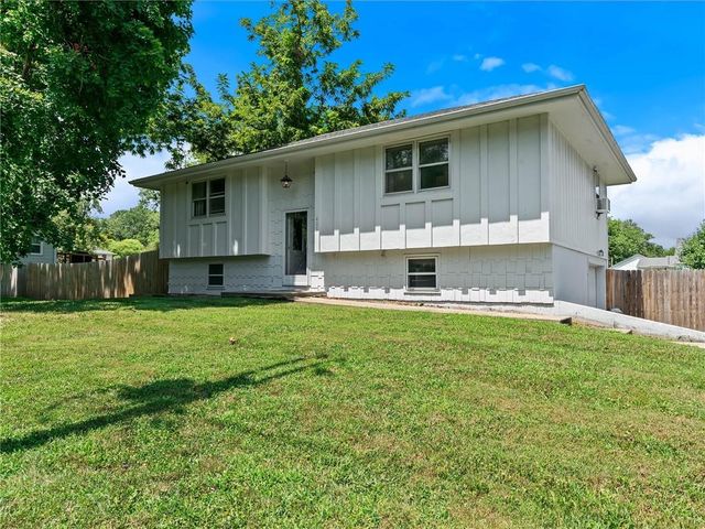 402 Clinton Street, Lathrop, MO 64465