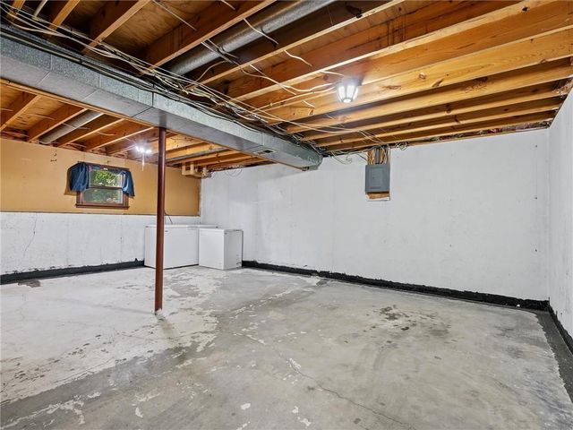 402 Clinton Street, Lathrop, MO 64465