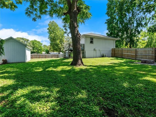 402 Clinton Street, Lathrop, MO 64465