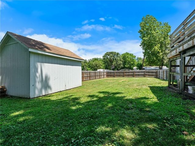 402 Clinton Street, Lathrop, MO 64465