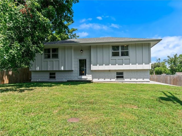 402 Clinton Street, Lathrop, MO 64465