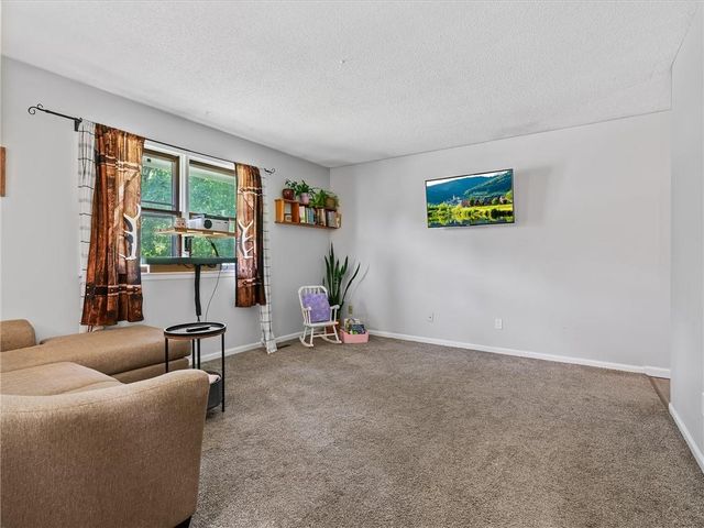 402 Clinton Street, Lathrop, MO 64465