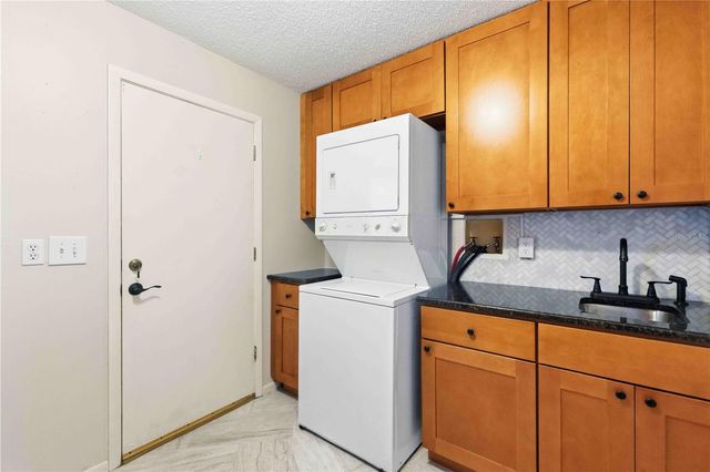 7011 9TH AVENUE W, Bradenton, FL 34209