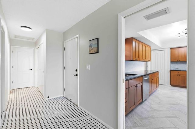 7011 9TH AVENUE W, Bradenton, FL 34209